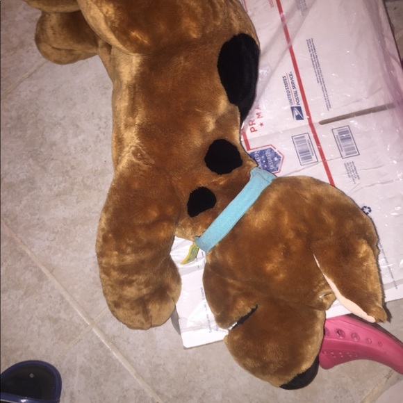 ITS FALL🍁🤗 let’s cuddle with our stuff animals - Picture 3 of 5